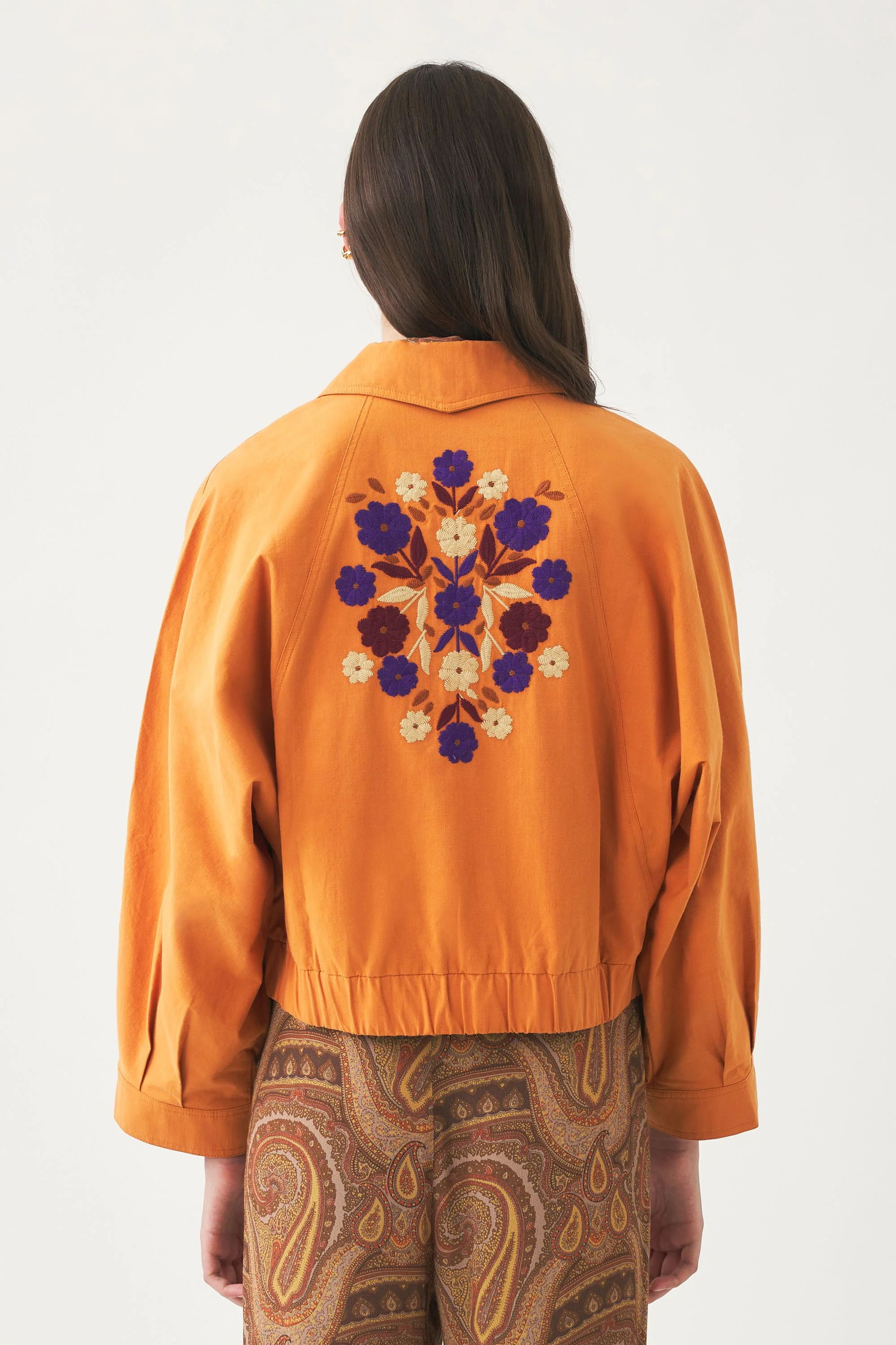 Veste brodée de fleurs Kimi - Image 3