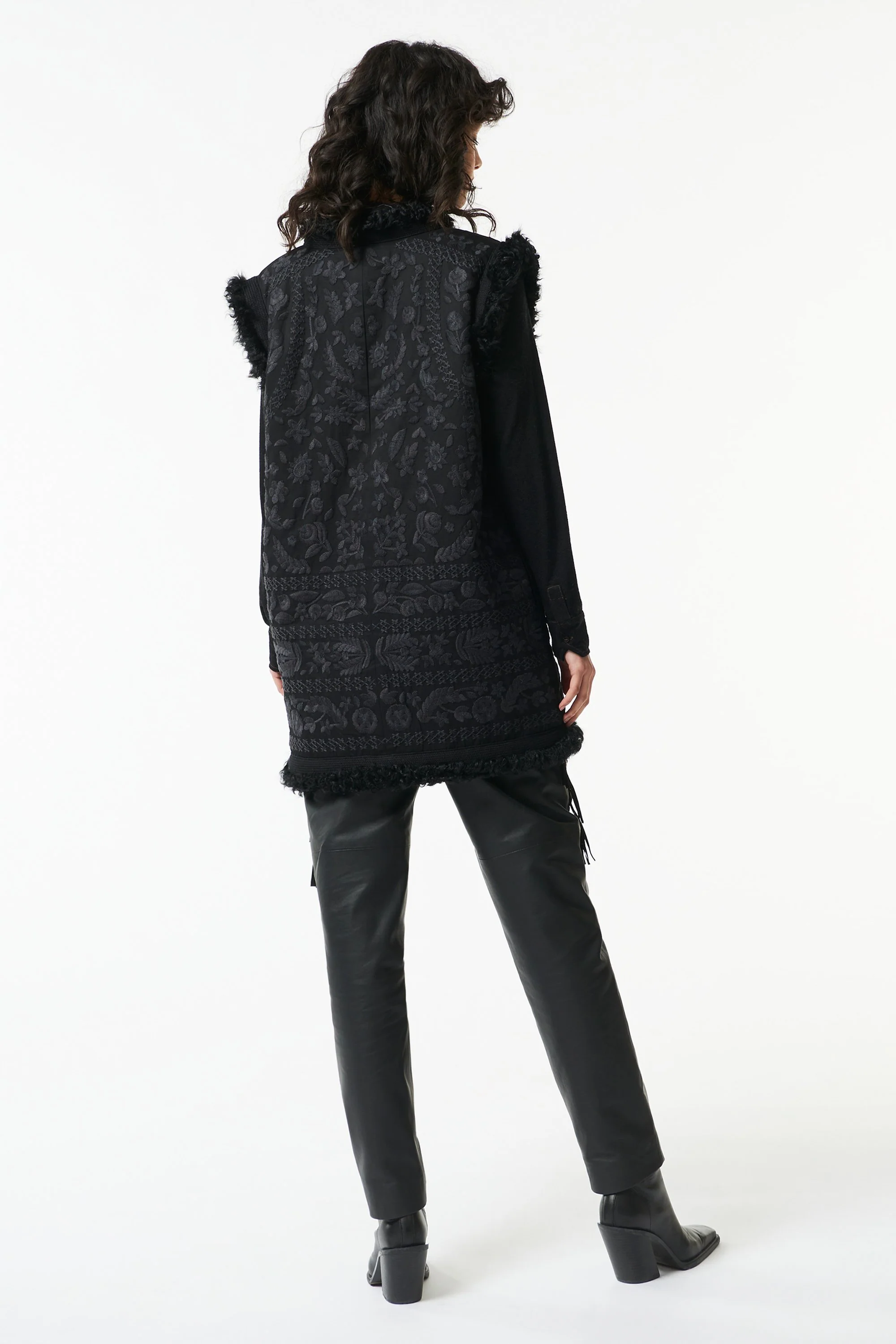 Gilet long en fourrure Huga - Noir - Image 3