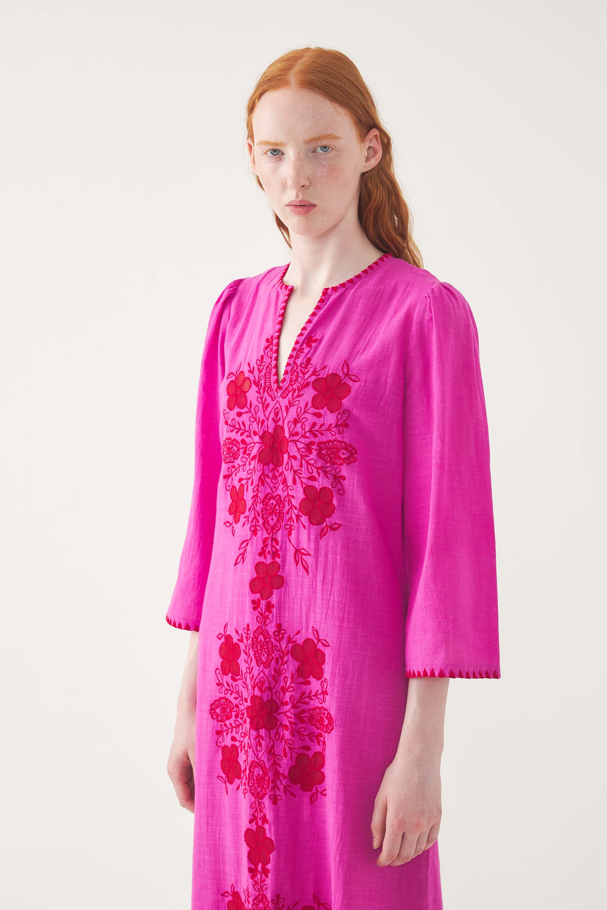Robe longue brodée Vahani - Image 4