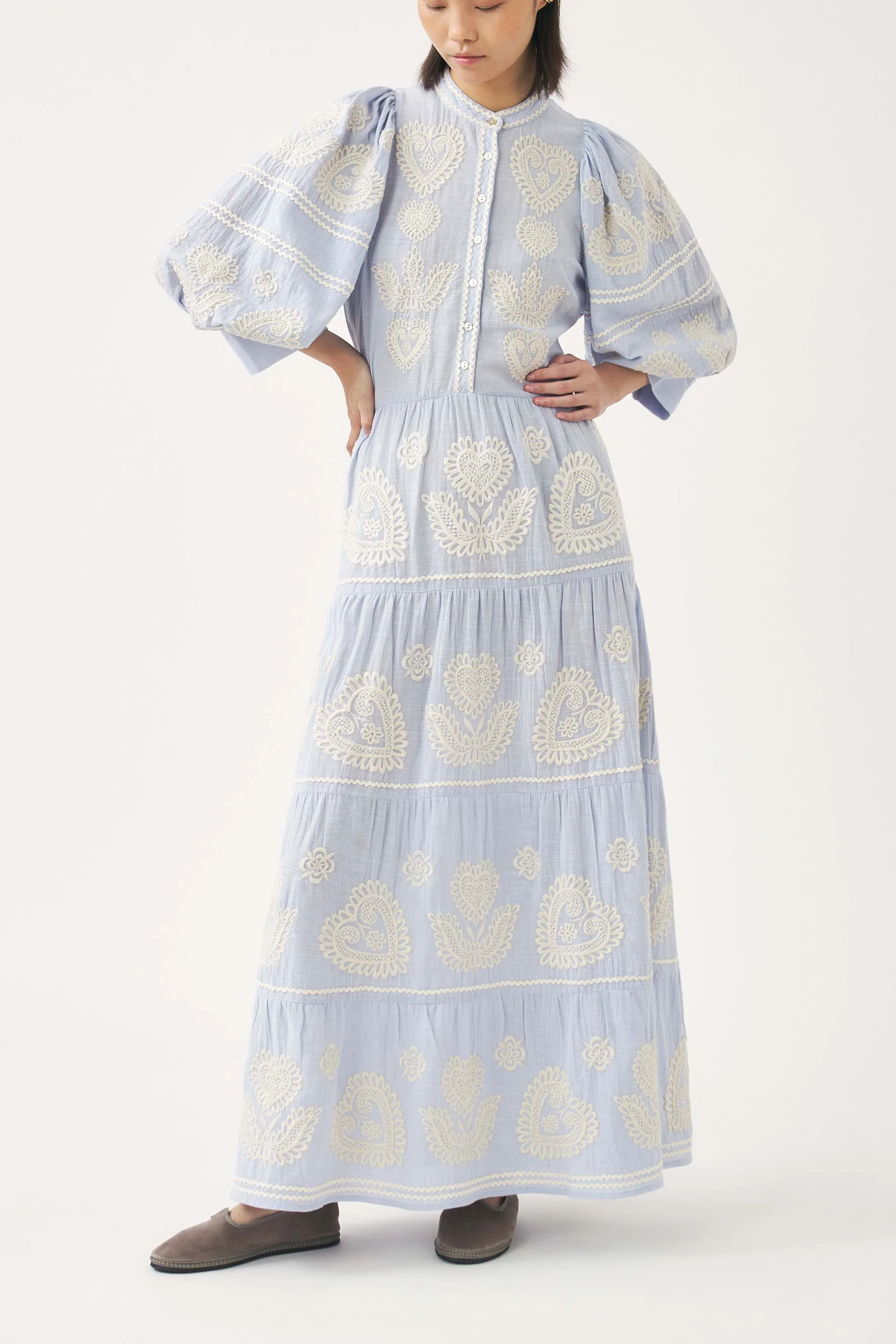 Robe longue avec broderie d'inspiration hongroise Rony - Image 2