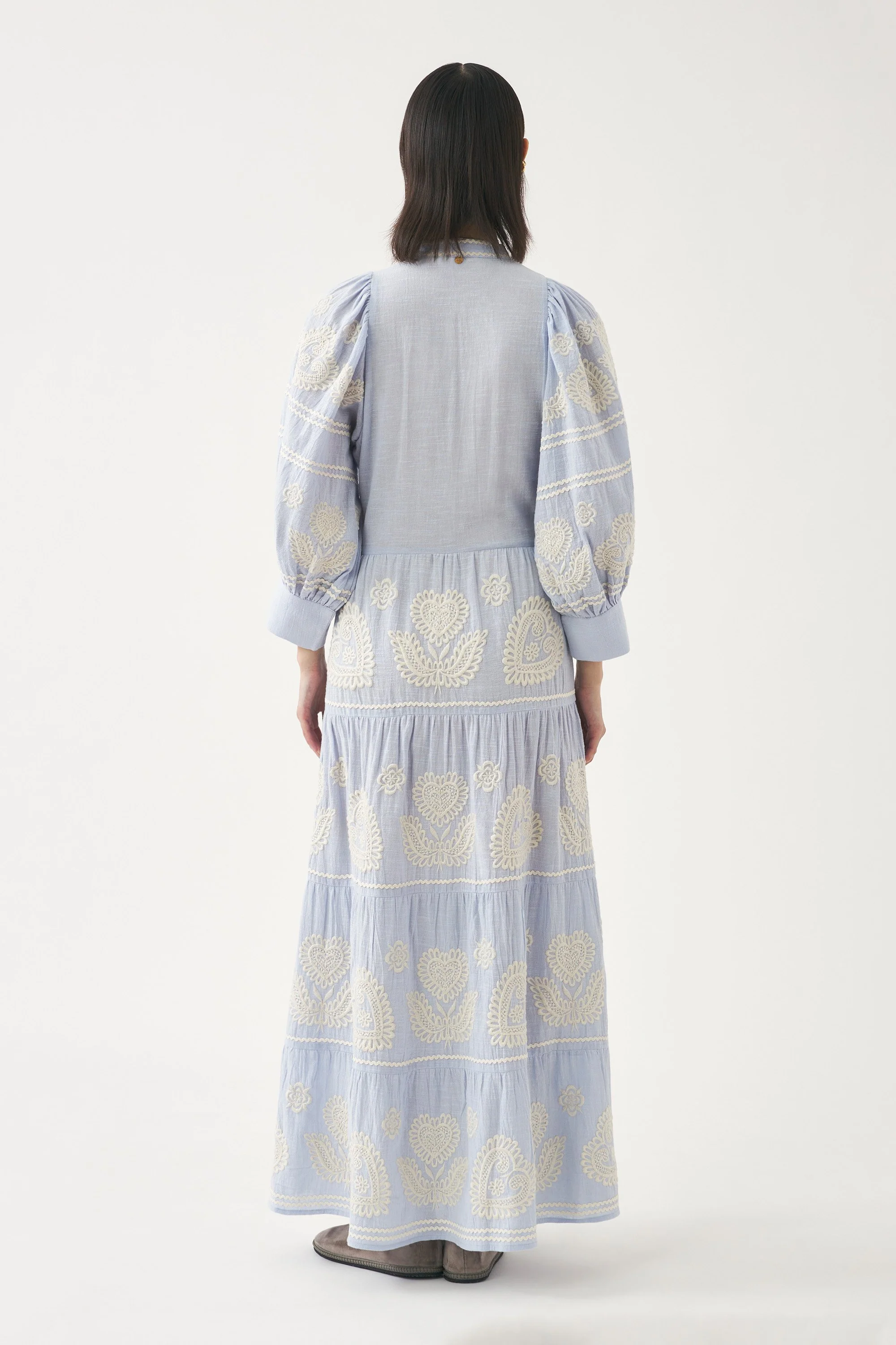 Robe longue avec broderie d'inspiration hongroise Rony - Image 3